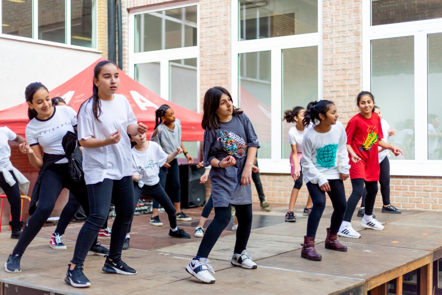 Jeugdwerkers uit België en Brazilië in gesprek