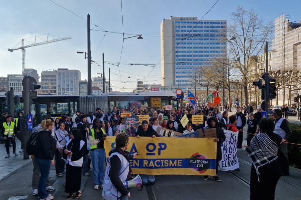 Grote opkomst op de mars tegen racisme