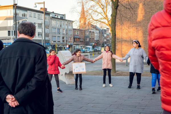 Kielse meisjes brengen de noden van hun wijk in kaart